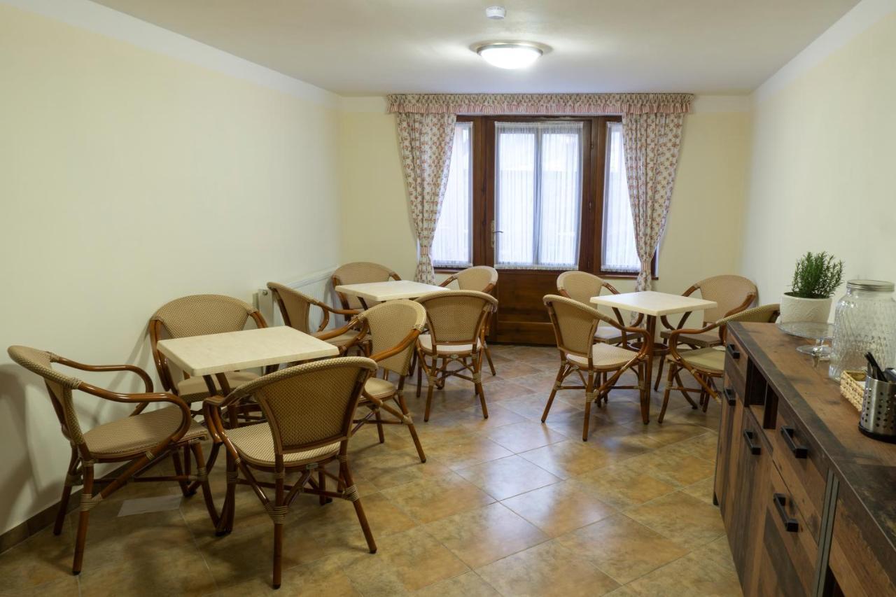 Penzion Ruze Benesov nad Ploucnici 外观 照片